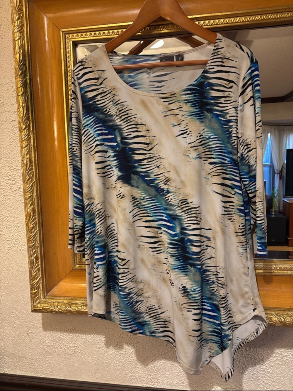 Chico’s Beige & Blue Asymmetrical Top - Size L (2)